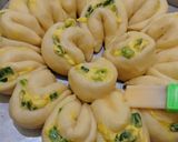 Foto langkah ke 10 dari resep Garlic Flower Bread No Kneed.