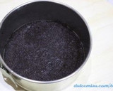 Foto del paso 2 de la receta: Tarta fresca de yogur y maracuyá con base de oreo