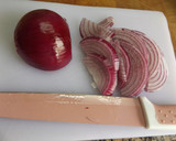 Foto del paso 2 de la receta: Berenjenas asadas con patatas y cebollas con crema rosada de tomate
