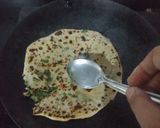 A picture of step 3 of Palak prontha with curd.