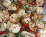 A picture of step 4 of Kung Pao Prawns.