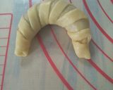 Foto langkah ke 4 dari resep 65. Molen Pisang Bulan Sabit.