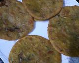 A picture of step 2 of Aloo pori.
