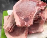 Foto del paso 1 de la receta: Chuleta de cerdo con salsa de moras