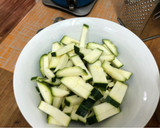 Foto del paso 4 de la receta: Guiso de verduras con zapallo y orejas de palo