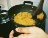 A picture of step 3 of Moong Dal Halwa.