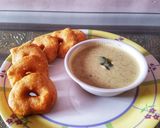 A picture of step 11 of Medu Vada with Coconut Chutney.