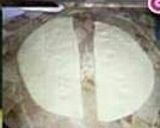 صورة لخطوة 1 من وصفة ساندويشات بالدجاج 😋