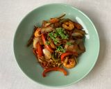 Foto del paso 9 de la receta: Wok de fideos japoneses (udon noodles) (うどん) con langostinos al curry