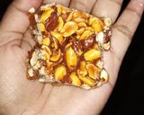 गुड़ और बादाम की चिक्की (gur aur badam ki chikki recipe in Hindi) रेसिपी चरण 2 फोटो