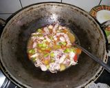 Foto langkah ke 6 dari resep Tumis Cumi Asin dan Petai.