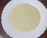Foto del paso 6 de la receta: Crema de puerros, apio y almendras con pan frito