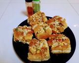 व्हेजी -चीजी गार्लिक बन्स (Veg Cheesy Garlic Buns Recipe In Marathi) रेसिपी स्टेप 3 फोटो 