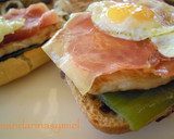 Foto del paso 4 de la receta: Tosta de lomo, pimiento, jamón y huevo de codorniz