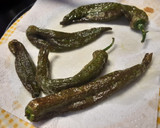 Foto del paso 2 de la receta: Como freír pimientos verdes