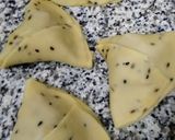 A picture of step 8 of Fried potatoes and chicken samosa.