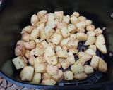 Foto del paso 4 de la receta: Papitas en cubos (en freidora de aire)