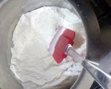 A picture of step 2 of Nan Khatai (Pateela Baking).