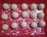 Foto langkah ke 5 dari resep Donat Maizena Topping Glaze.