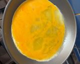 Foto del paso 3 de la receta: Omelette de manzana caramelizada y queso