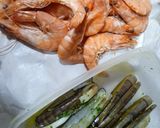 Foto del paso 1 de la receta Cintas de calabacín y zanahoria con frutti di mare