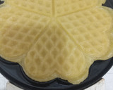 Foto langkah ke 4 dari resep Waffle Simple.