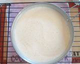 A picture of step 9 of Flan Napolitano.