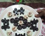 टेड्डी बेयर एंड फ्लावर शेप चॉकलेट (teddy bear and flower shaped chocolate recipe in Hindi) रेसिपी चरण 4 फोटो