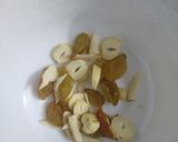 झटपट गुलगुले (Jhatpat gulgule recipe in hindi) रेसिपी चरण 3 फोटो