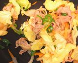 Foto del passaggio 4 della ricetta Yakisoba - Spaghetti giapponesi alla piastra