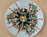 Foto langkah ke 7 dari resep Healthy Spider Flaxseed Sushi Roll (Nasi Gulung Laba Laba).