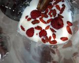 Foto del paso 2 de la receta Batido de kéfir, frambuesas y bayas de goji