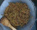Foto langkah ke 6 dari resep Mie goreng pedas sederhana.