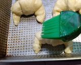 Foto del paso 8 de la receta: Medialunas y sacramentos rellenos