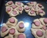 A picture of step 14 of Sausage flower bread.