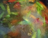 Foto langkah ke 4 dari resep Asem-Asem Ikan Nila dan Sayuran.