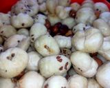 A picture of step 2 of Peanuts & Makhana.