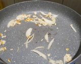 Foto langkah ke 1 dari resep 50.2024. Tumis Telor Ceplok Ayam & Tomat.