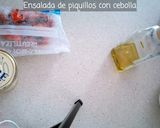 Foto del paso 2 de la receta: Ensalada de Pimientos Piquillo y Cebolla