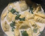 Une image de l'étape 2 de Tortellini épinards et aneth 🥟.