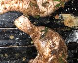 A picture of step 2 of Grilled chicken pizza.