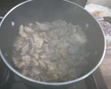 A picture of step 1 of Paprika beef goulash.