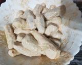 A picture of step 1 of Arbi curry.
