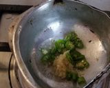 A picture of step 2 of Chicken momos.