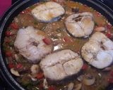 Foto del paso 5 de la receta Merluza con setas y gambas