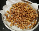 A picture of step 3 of Crunchy chana chilli.