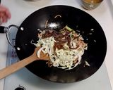 肉絲炒麵的食譜步驟10照片
