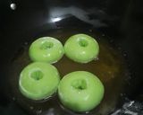 Foto langkah ke 4 dari resep Donat pandan 1x profing lembut.