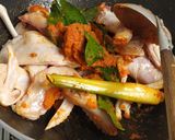 Foto langkah ke 3 dari resep Kare ayam kampung plus terong ungu..... 😋😋😋.