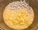 Foto del paso 8 de la receta: Pastel de manzana con pasas al ron
